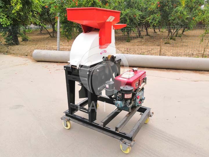 Silage cutter grain grinder